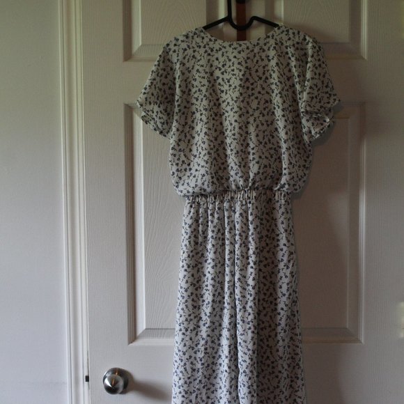 White with Blue Flowers Sienna Sky Dress - Picture 6 of 6